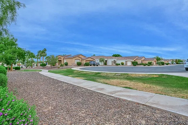 2210 E Branham Ln — Photo 39