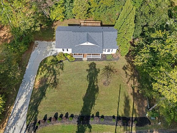 4th image of 232 Ike Rd
