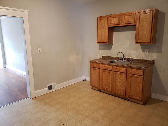 4th image of 3550 Seymour Ave APT 3