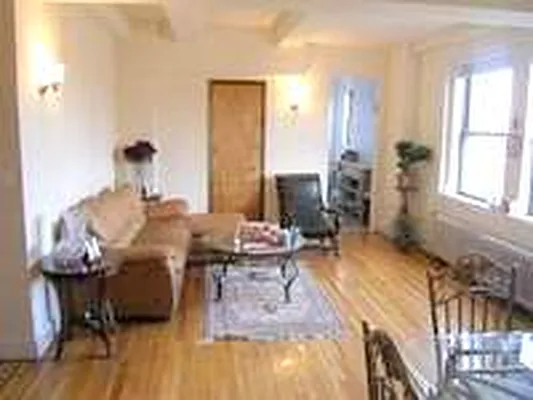 Rented by Manhattan Spaces | media 4