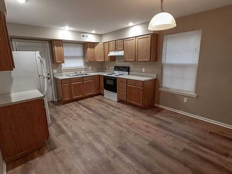 1530 Florence Dr — Photo 2