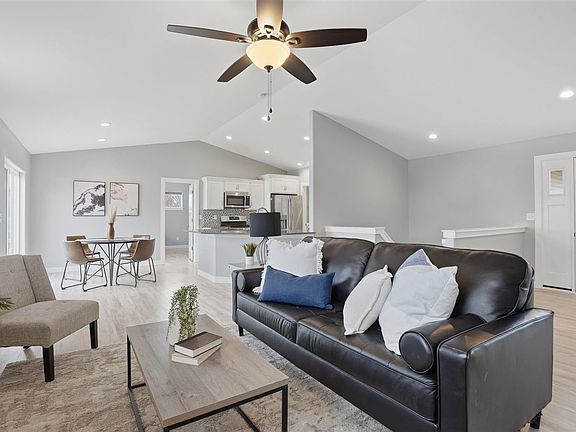 5th image of 715 Pace Ct