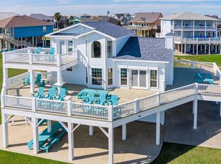 920 Copacabana Dr, Crystal Beach, TX 77650