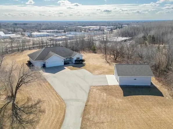 535 Highland Dr, Hibbing, MN 55746