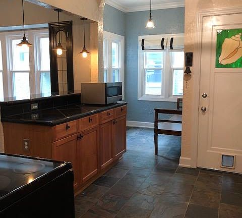 3rd image of 2511 E Stratford Ct