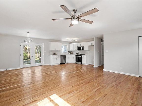 2nd image of 4610 Revere Rd