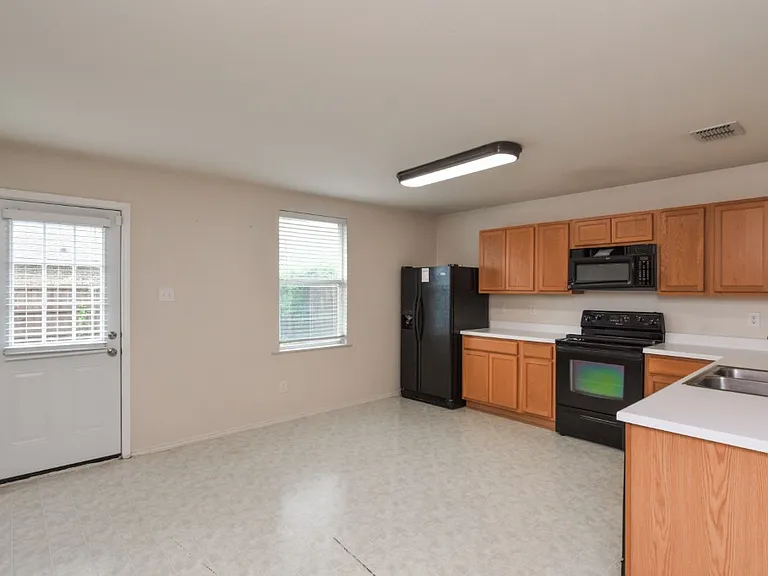 1105 Wyatt Earp Dr — Photo 5