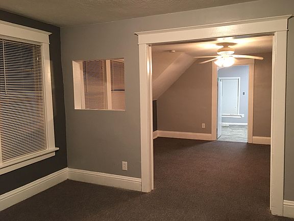 2nd image of 831 Bowditch Ave #5