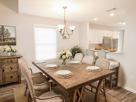 5th image of 509 Deerchase Ct