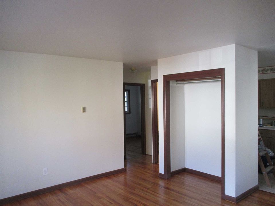 2nd image of 17 Main St #3