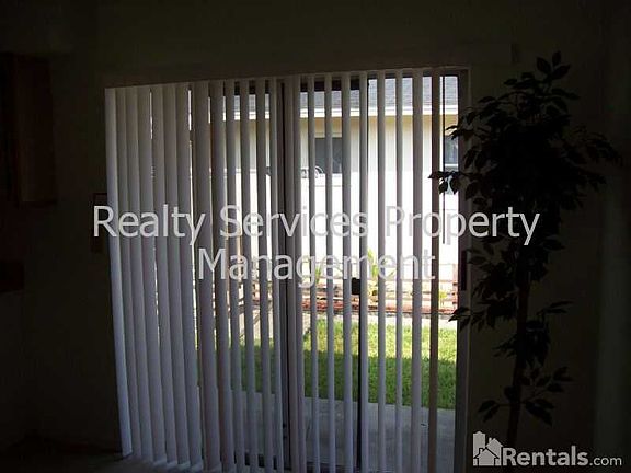 5th image of 970 Oleander Ave