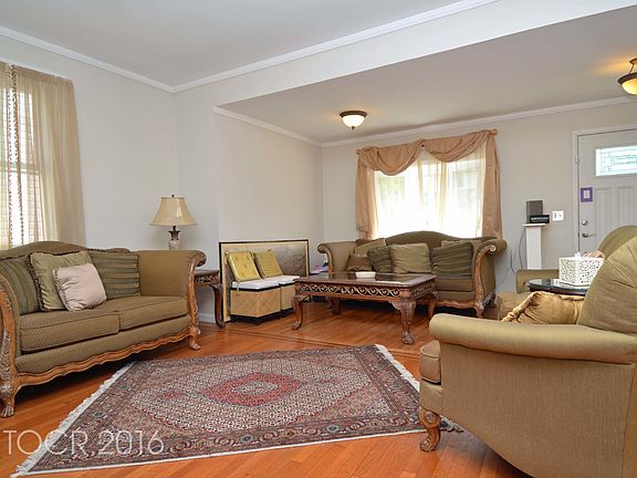 3rd image of 529 Hillcrest St