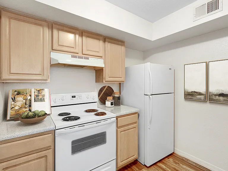 Rose Harbor Apartments — Photo 33