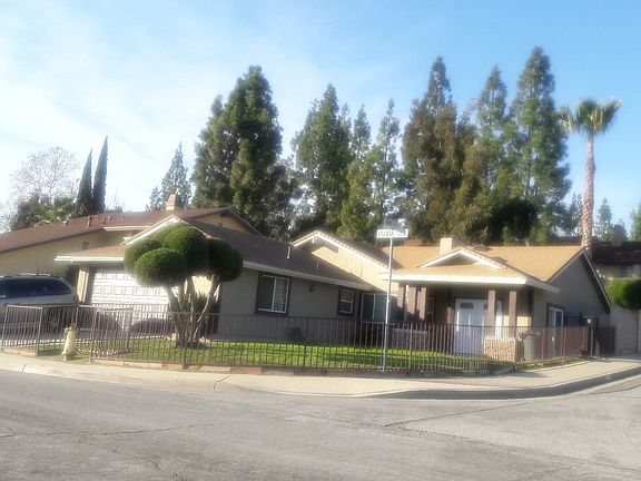 2nd image of 2421 Felicia St