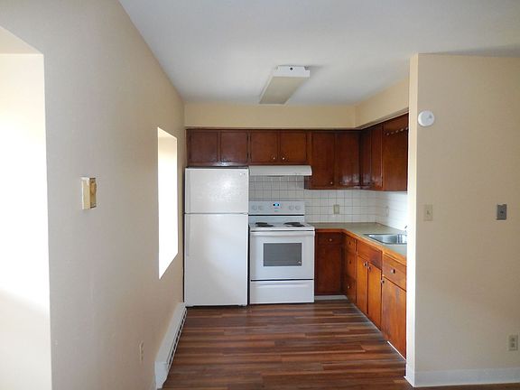 2nd image of 328 Mulberry St #1D