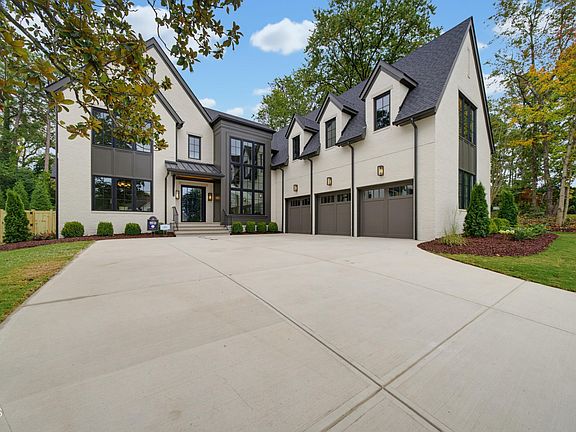 3rd image of 5042 Langley Cir