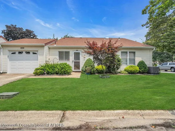 746A Liverpool Circle, Manchester, NJ 08759