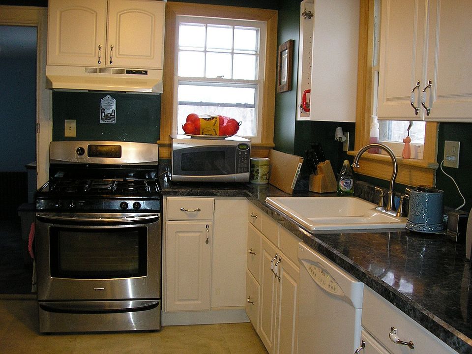 2nd image of 225 Maryland Ave