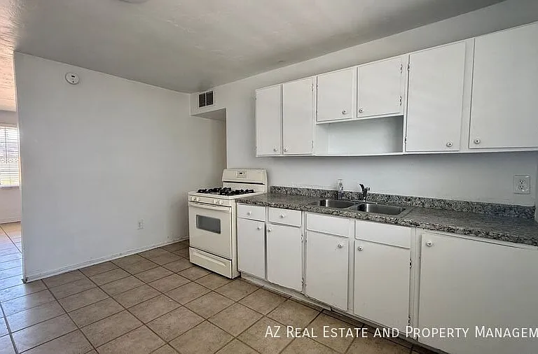 7532 N 21st Ave #2 — Photo 8