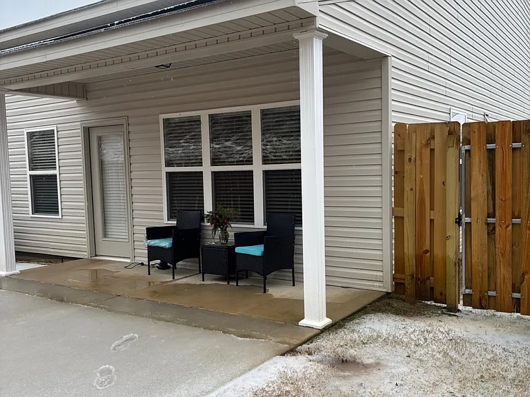 233 Willowton Ln — Photo 2