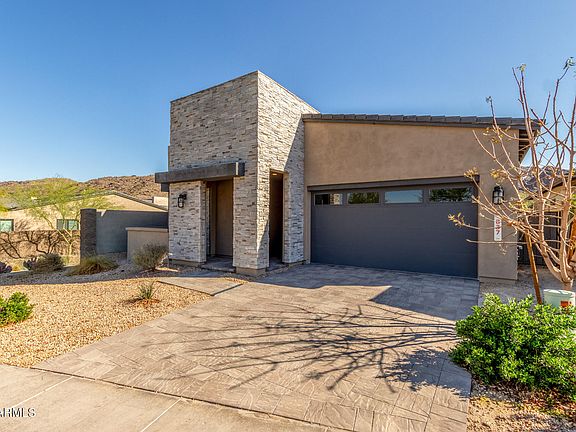2nd image of 837 E MONTE Way