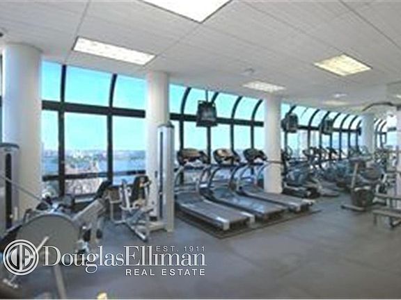 4th image of 530 E 76th St APT 25H