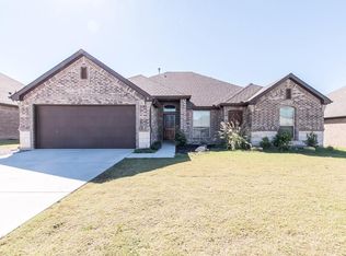 1114 Serendipity Cir, Sanger, TX 76266