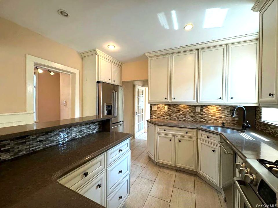 1st image of 138 Murray Ave
