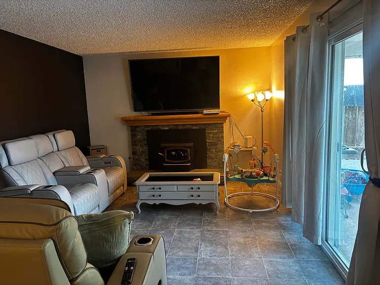 4713 W Willis Ave — Photo 2