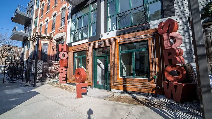 Rented by Nooklyn NYC LLC | media 18