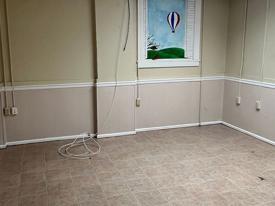Bonus room for storage/office/den.