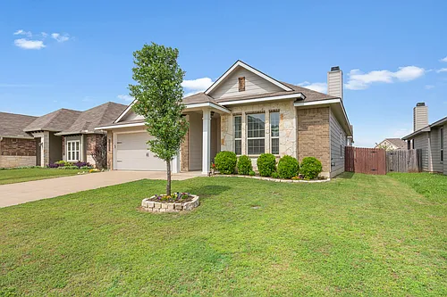 2920 Samson Dr Photo 1