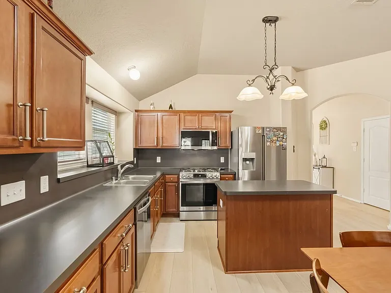 8022 Atwood Hills Ln — Photo 11
