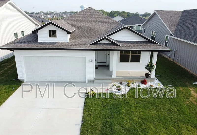 4 bed, 3.0 bath, 1403 sqft, $2,395 — Photo 2