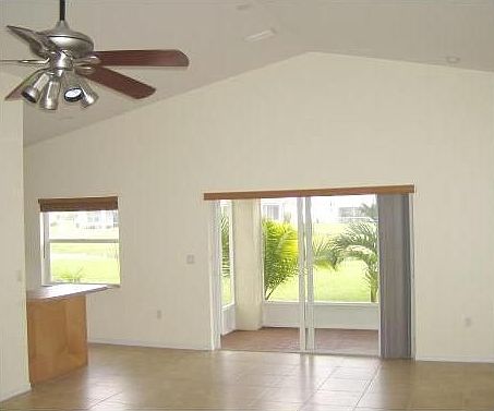 4th image of 346 SW Lake Forest Way