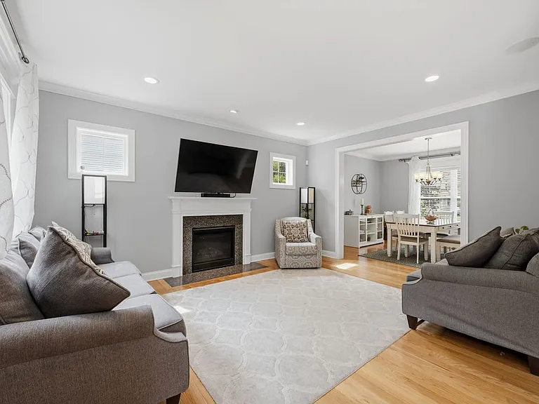 21 Carson Way — Photo 3