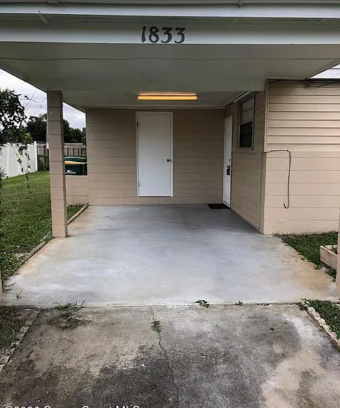 1833 Jackson Ave — Photo 22