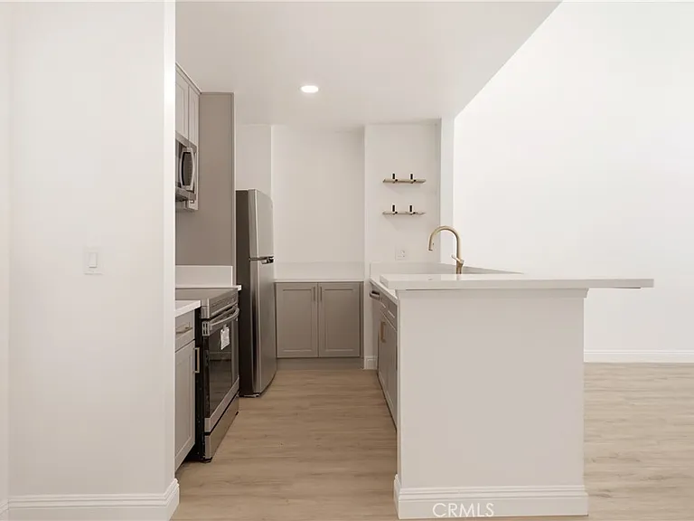 802 Coriander Dr #B — Photo 15