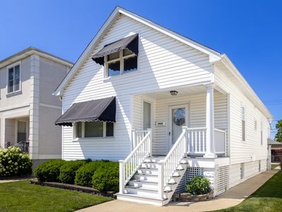 5924 W Giddings St, Chicago, IL, 60630