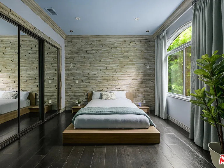 4705 Los Feliz Blvd — Photo 16