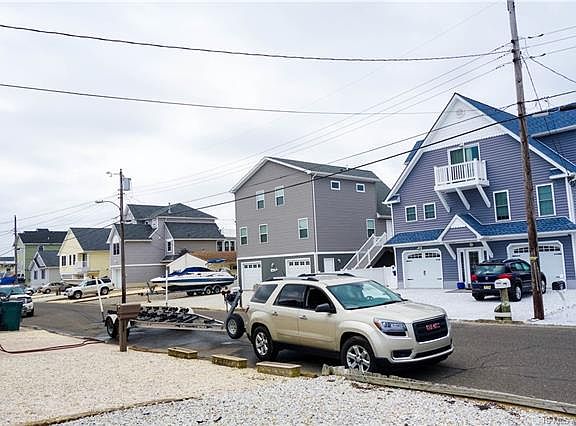 5th image of 128 N Burgee Dr