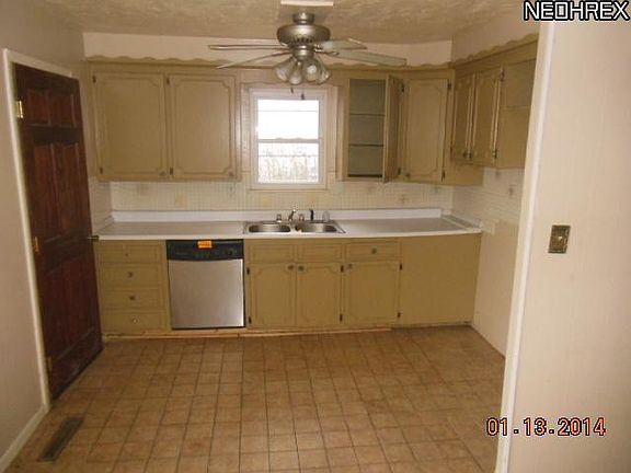 2nd image of 29326 Edgewood Dr