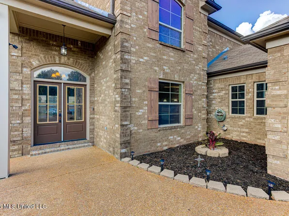 1436 Arbor Lake Dr N, Horn Lake, MS 38637