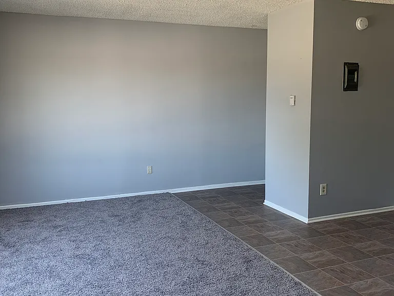 6633 Vineland Ave — Photo 3