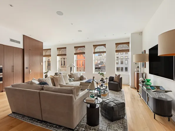 7 East 17th Street image 5 of 25