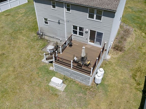 4th image of 4 Brookside Dr