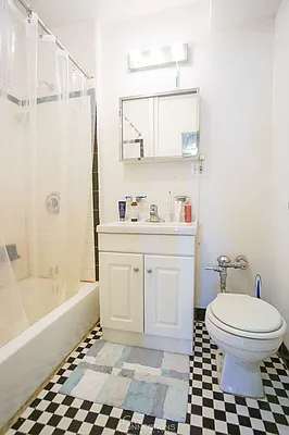 Rented by City Connections Realty | media 20