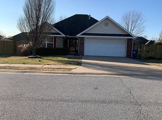 1593 Saint Claire St, Pea Ridge, AR 72751