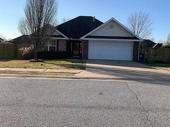 1593 Saint Claire St, Pea Ridge, AR 72751