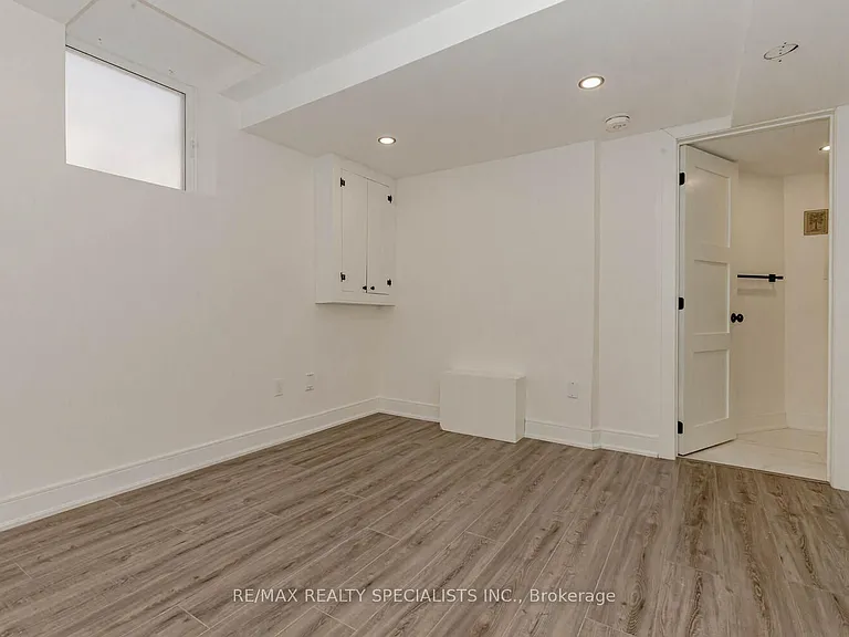 2535 Raglan Ct #LOWER — Photo 26